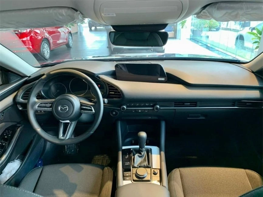 Giá xe Mazda 3 giảm “kịch sàn” trong tháng 10, rẻ ngang ngửa Toyota Vios 204577