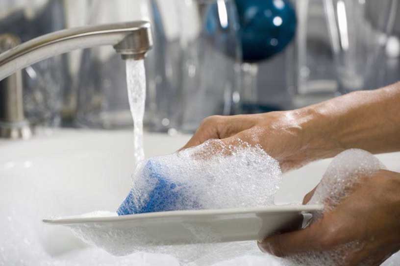 Sai lầm khi dùng nước rửa bát mà nhiều người mắc phải, nguy hiểm nhất là điều số 3