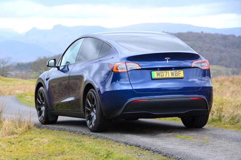 6. Tesla Model Y (doanh số: 310 nghìn chiếc). 