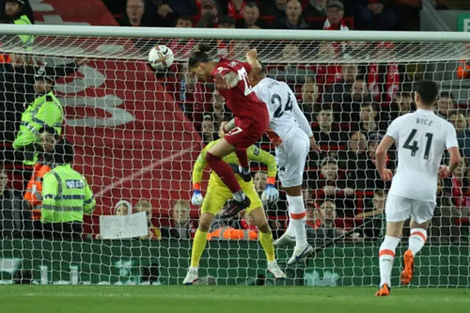 Nunez ghi bàn duy nhất, Liverpool tiến gần Top 4