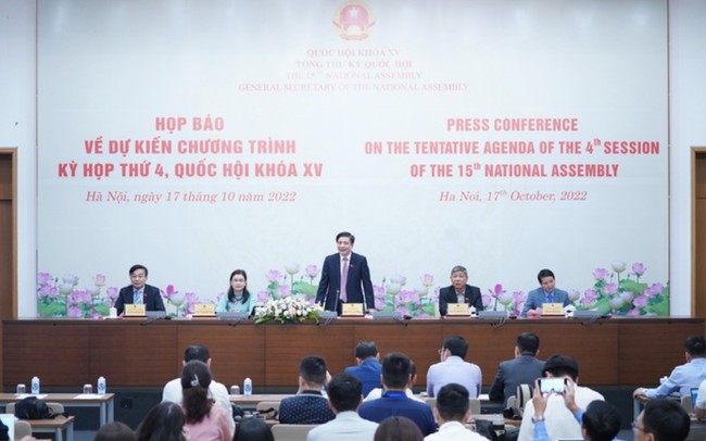 Chính phủ trình Quốc hội tăng lương cơ sở, lương hưu, trợ cấp bảo hiểm xã hội, phụ cấp ưu đãi nghề y tế…