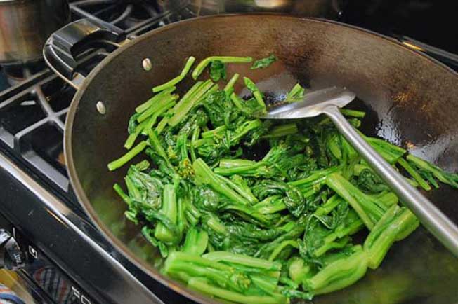 Sai lầm cơ bản khi chế biến rau vừa làm mất chất dinh dưỡng vừa "rước" bệnh hại thân