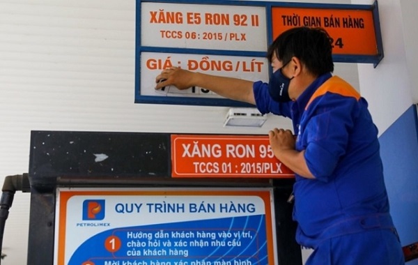 Xăng, dầu tiếp tục tăng giá 