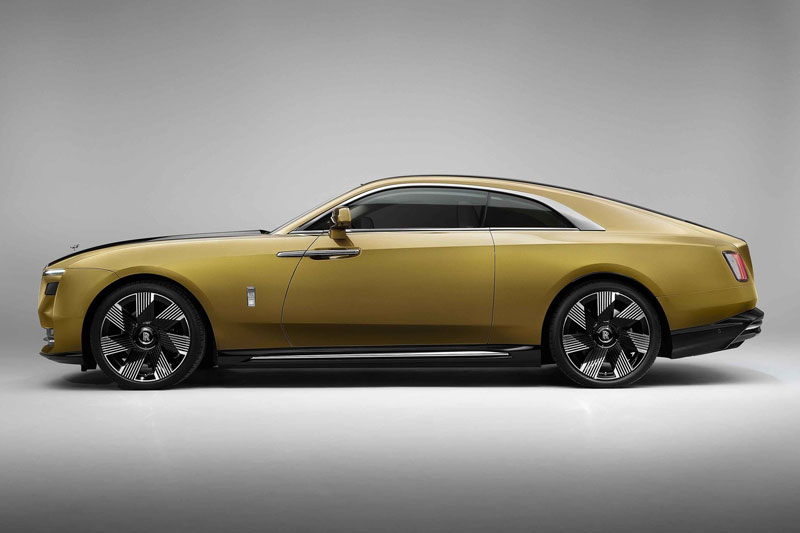 Ngắm mẫu xe điện đầu tiên của Rolls-Royce, đi được 520km/lần sạc