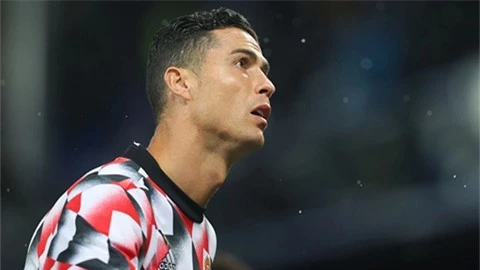 Man United cân nhắc cho Ronaldo ra đi miễn phí