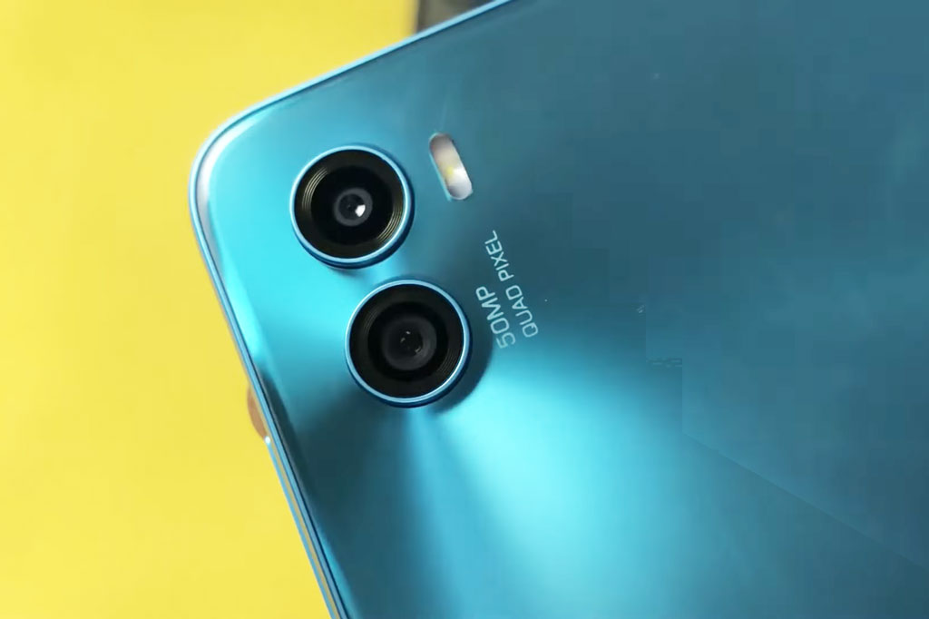 Ảnh chi tiết smartphone chống nước, RAM 4 GB, pin ‘khủng’, giá 3,07 triệu đồng