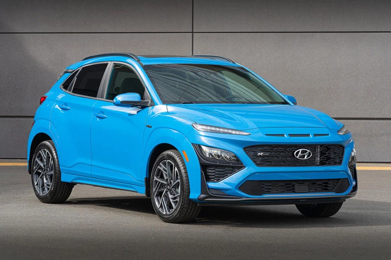 3. Hyundai Kona (giá khởi điểm: 21.990 USD).