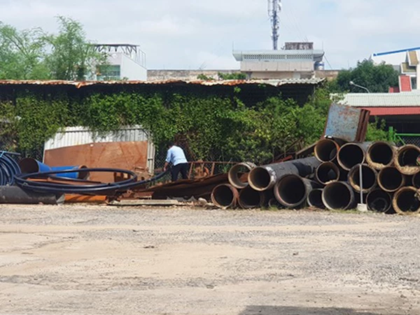 Khu đất số 10 Trịnh Công Sơn đang được Dawaco sử dụng làm kho chính chứa vật tư, thiết bị cấp nước