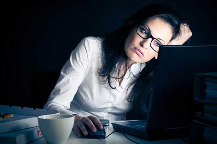 10 thói quen khiến phụ nữ béo lên bất ngờ chỉ sau vài giấc ngủ, tóc bạc sớm lão hóa nhanh