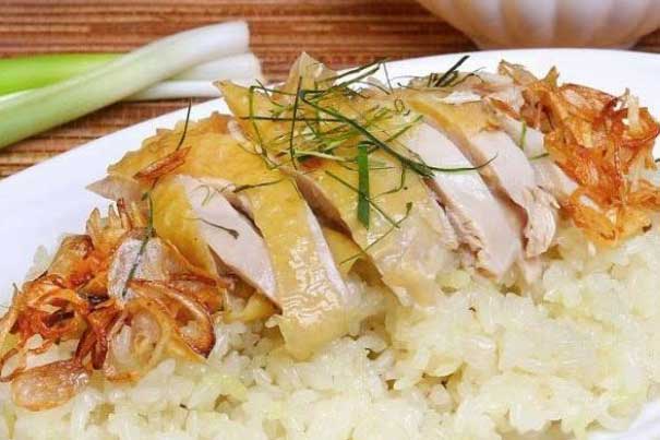 Thực hư chuyện thịt gà kỵ xôi nếp, ăn cùng dễ nhiễm sán