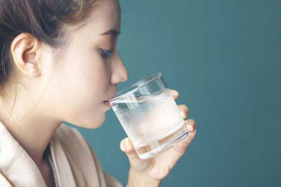 Uống cốc nước này trước bữa ăn vừa giảm cân nhanh, da dẻ lại hồng hào, căng mịn