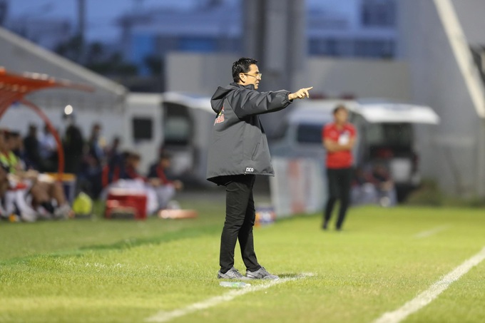 9 trận không thắng, HLV Kiatisuk thừa nhận HA Gia Lai bị tâm lý