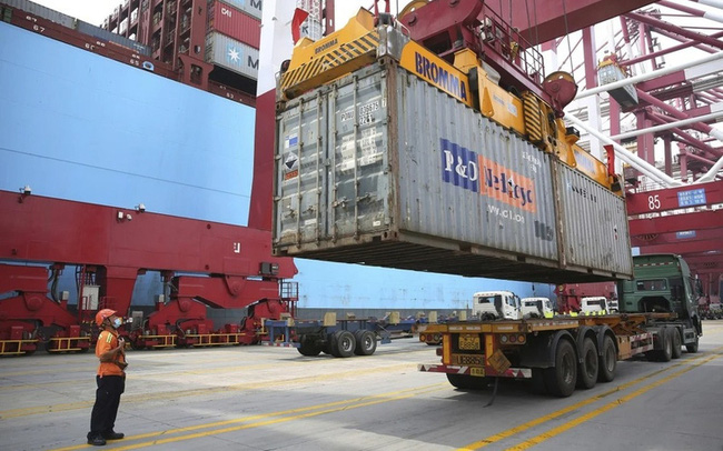 Đến 15/10, Việt Nam xuất siêu hơn 7 tỷ USD