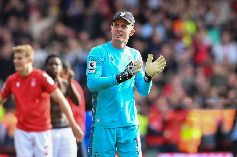 Thủ môn: Dean Henderson (Nottingham Forest).