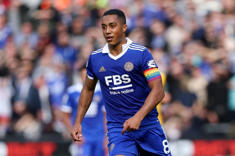 Tiền vệ trái: Youri Tielemans (Leicester City).