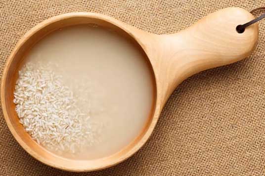 Lợi ích bất ngờ của nước vo gạo đối với sức khỏe: Chống lão hóa da, tốt cho người ốm