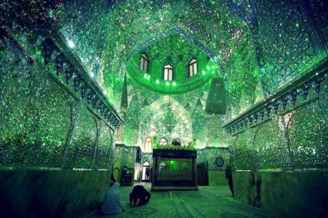 Choáng ngợp với lăng mộ cổ lấp lánh như được dát kim cương