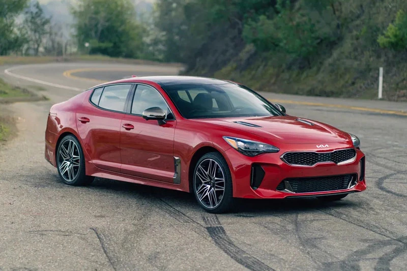 8. Kia Stinger GT 2022.