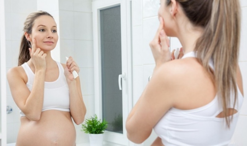 Thành phần mỹ phẩm cần tránh khi mang thai