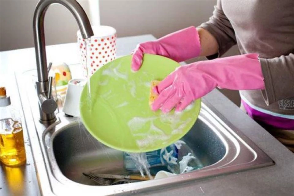 Những sai lầm thường gặp khi rửa bát gây tổn hại sức khỏe