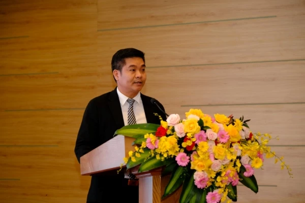 Ông Hoàng Hữu, Chủ tịch công ty thực hiện quản lý Quỹ Si-fund phát biểu tại sự kiện ra mắt.