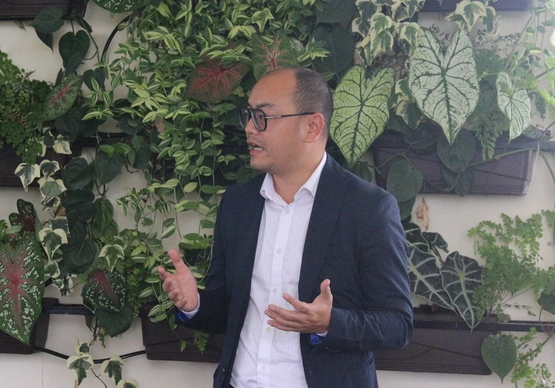 Ông Phạm Thành Nam – Quản lý dự án Café-REDD, chia sẻ với các doanh nghiệp tại buổi làm việc.