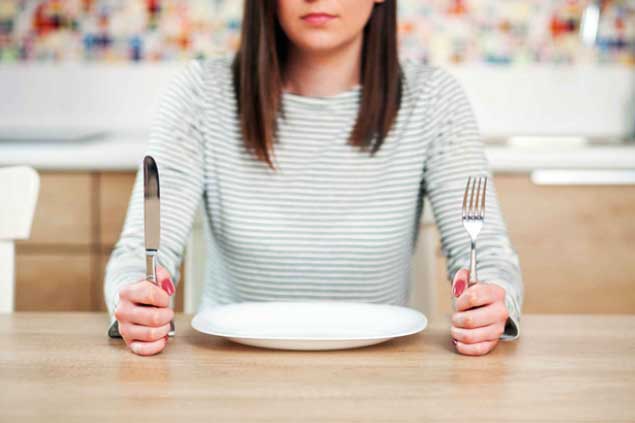 6 thói quen ăn uống "bào mòn" tuổi thọ, khiến phụ nữ già trước tuổi, mặt đầy nếp nhăn