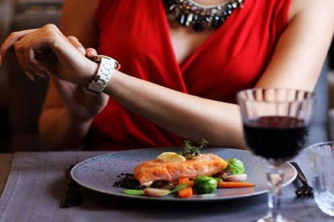 Ghi nhớ ngay 3 thời điểm dễ tăng cân nhất trong ngày, kiểm soát được thì không cần ăn kiêng