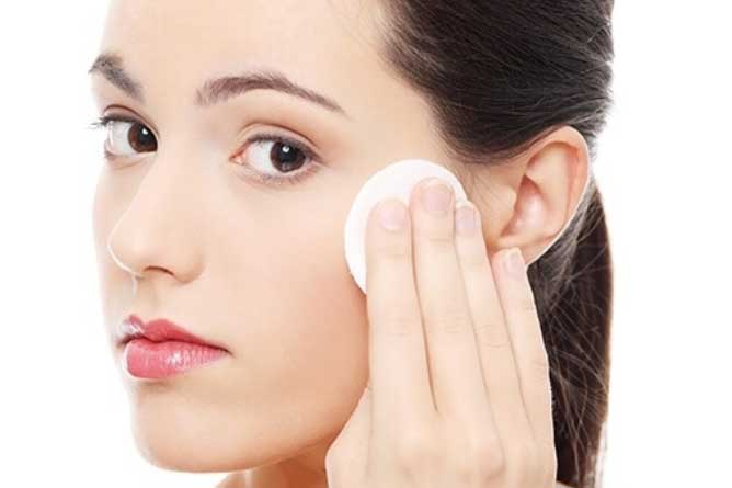 4 sai lầm hay mắc phải khi tẩy trang khiến da dễ "toang" và lão hóa nhanh