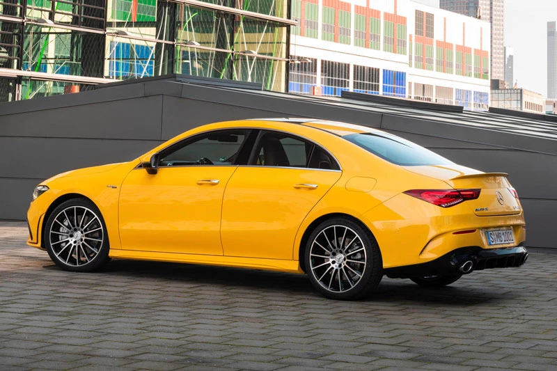 8. Mercedes-AMG CLA 35 (giá khởi điểm: 47.900 USD).