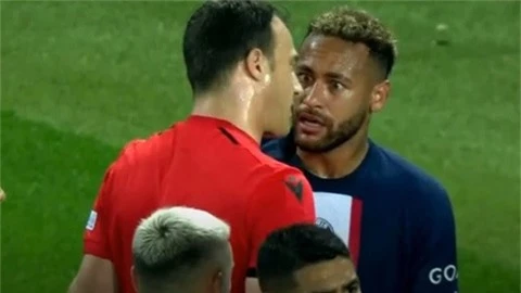 Neymar lĩnh án treo giò vì bảo vệ Mbappe