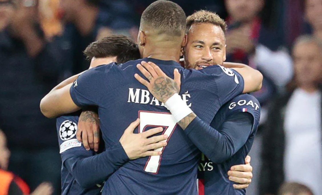 Messi bùng nổ dữ dội, PSG nghiền nát Maccabi Haifa