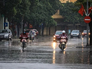 Dự báo thời tiết ngày 26/10/2022: Hà Nội se lạnh, tiếp tục có mưa dông