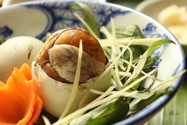 Ăn 1 quả trứng vịt lộn vào đúng "giờ vàng" này, quý không thua gì ăn nhân sâm mỗi ngày