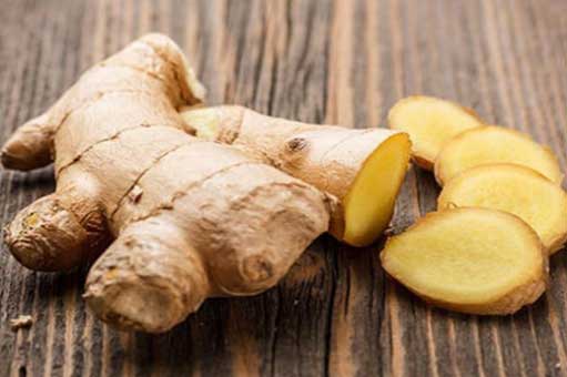 Đắp gừng tươi vào chân trước khi đi ngủ, nhận ngay vô vàn lợi ích tuyệt vời