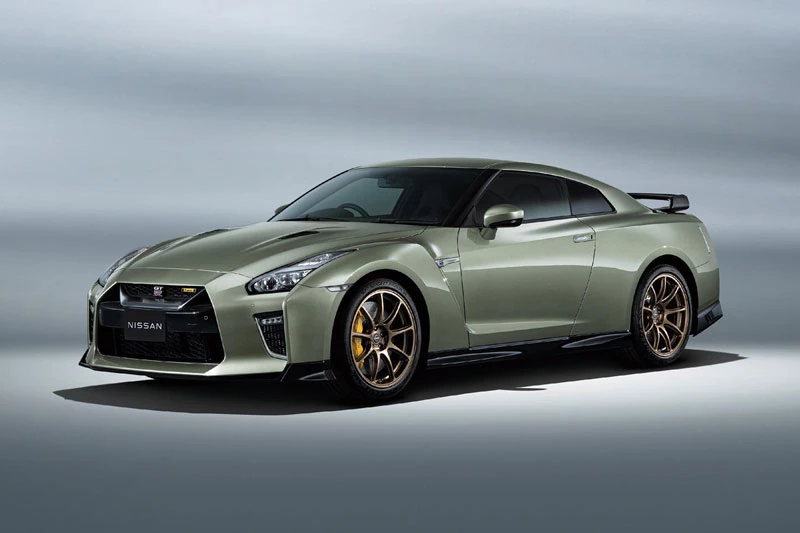 1. Nissan GT-R (R35).