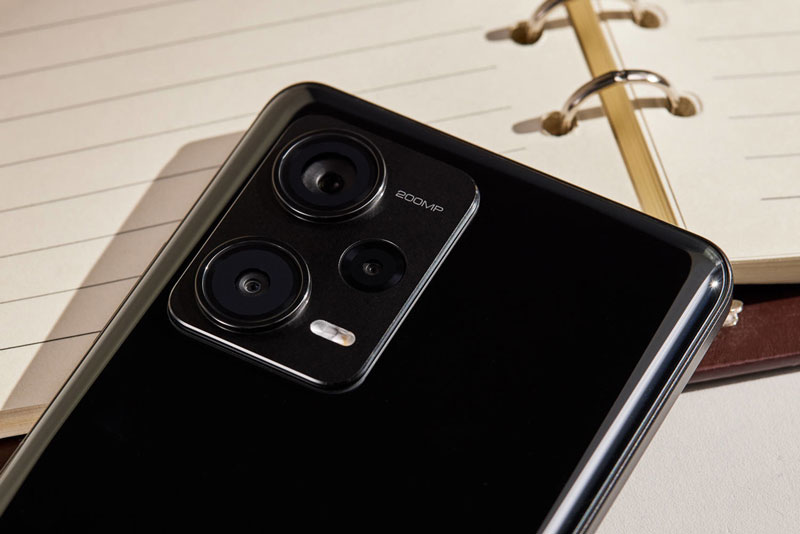 Smartphone chống nước, sạc 210W, camera 200 MP, RAM 8 GB, giá hơn 8 triệu đồng