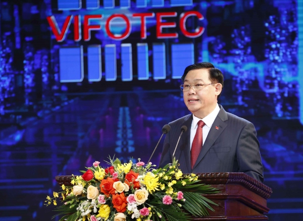 Hướng trọng tâm vào giải pháp khoa học công nghệ có tính ứng dụng cao