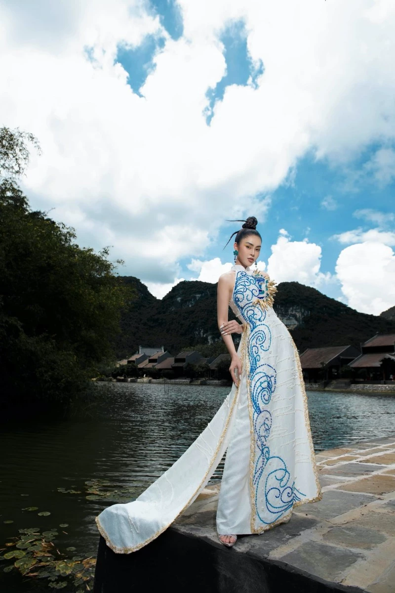 Hoa hậu du lịch Việt Nam Toàn Cầu 2021 Lý Kim Thảo mặc áo dài của NTK Phương Hồ