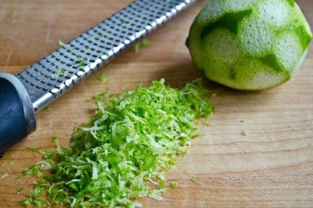 Đây là phần tốt nhất của quả chanh, đem ngâm cùng mật ong uống đều đặn giúp lọc sạch gan, loại hết độc tố