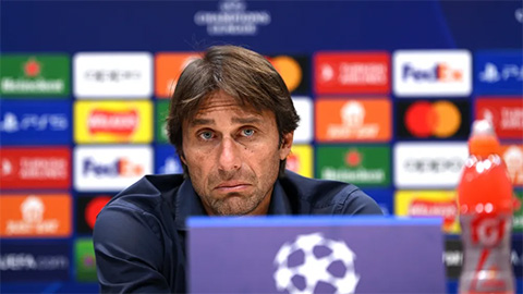 Conte: 'Tôi ngồi nhà xem qua tivi cũng đưa ra quyết định tốt hơn VAR'