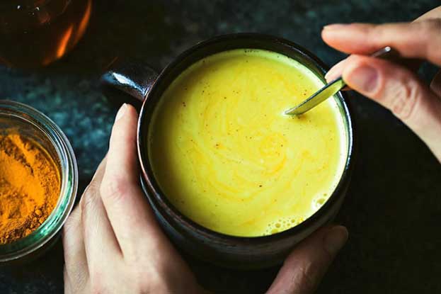 Uống sữa nghệ theo cách này tốt hơn cả nhân sâm, vừa bồi bổ cơ thể lại giúp da hồng hào, trắng mịn