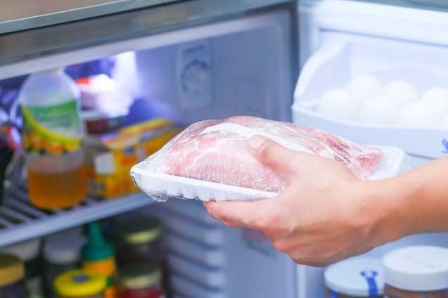 Những thực phẩm tuyệt đối không được cho vào ngăn đá kẻo "ủ" thêm mầm bệnh, mất hết dinh dưỡng
