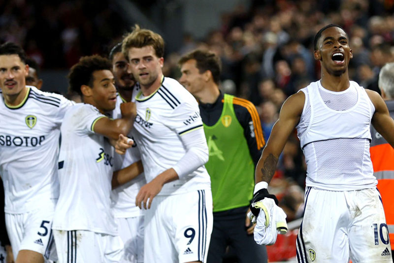 Thua đau Leeds ở phút 89, Liverpool tụt xuống thứ 9