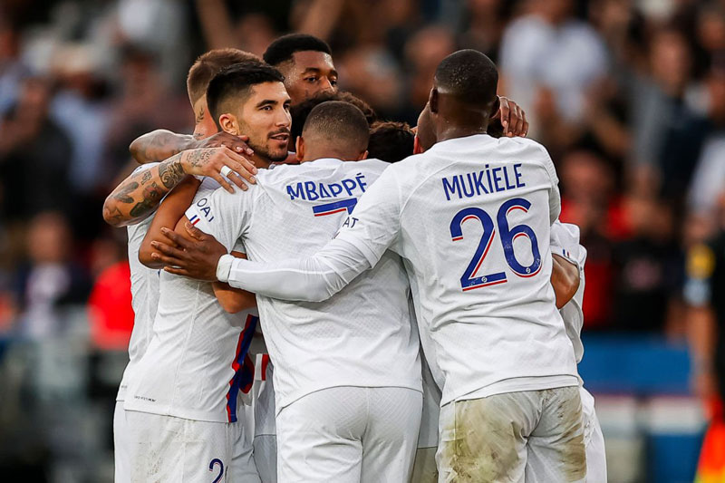 Messi, Neymar và Mbappe tiếp tục thăng hoa, PSG ngược dòng chật vật trước Troyes