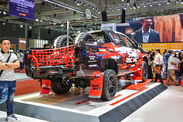 Cận cảnh xe bán tải đua Mitsubishi Triton AKA Racing tại VMS 2022