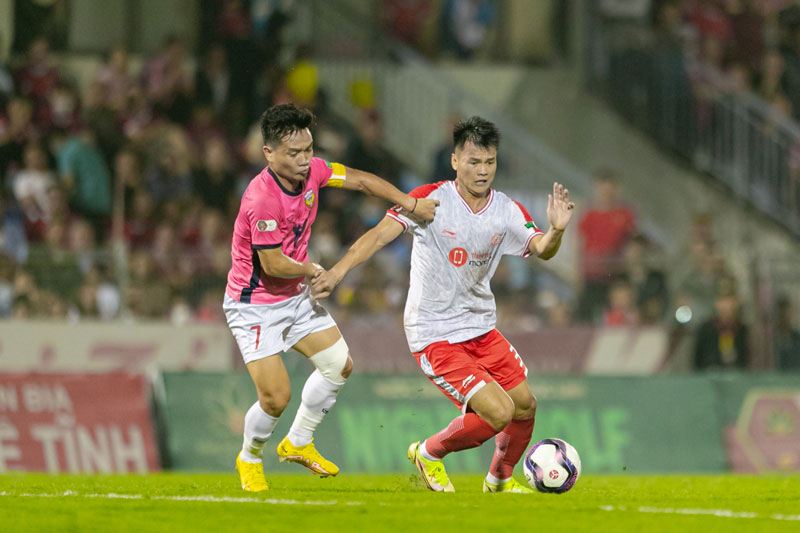 Phung phí cơ hội, Hồng Lĩnh Hà Tĩnh chia điểm đáng tiếc trước Viettel