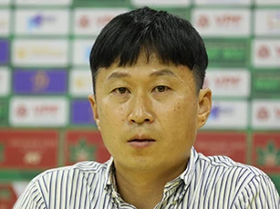 HLV Chun Jae Ho (Hà Nội FC): ‘Không thể so sánh Quang Hải với Văn Quyết’