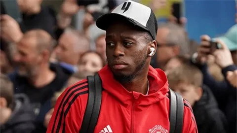 Ten Hag vừa ca ngợi Dalot, vừa khéo léo gửi thông điệp cho Wan-Bissaka