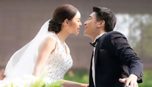 Ngày cưới em chồng, tôi tặng một món quà khiến khách mời bất ngờ